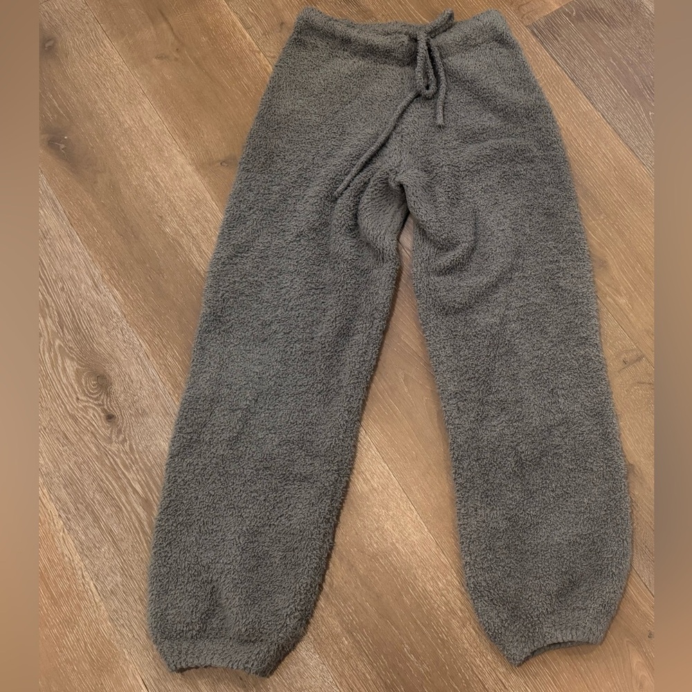 SKIMS Fuzzy Grey Drawstring Sweats/Joggers
